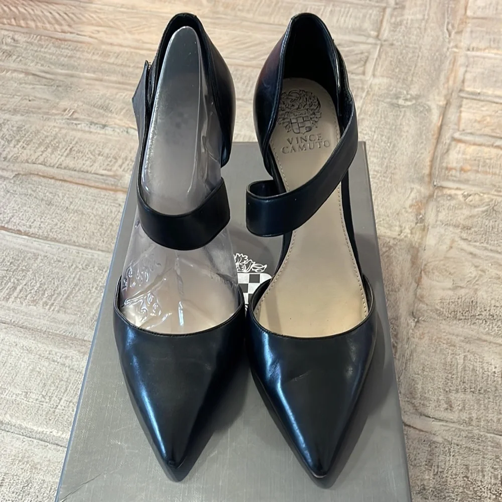 Vince Camuto Heel - Picture 2 of 9